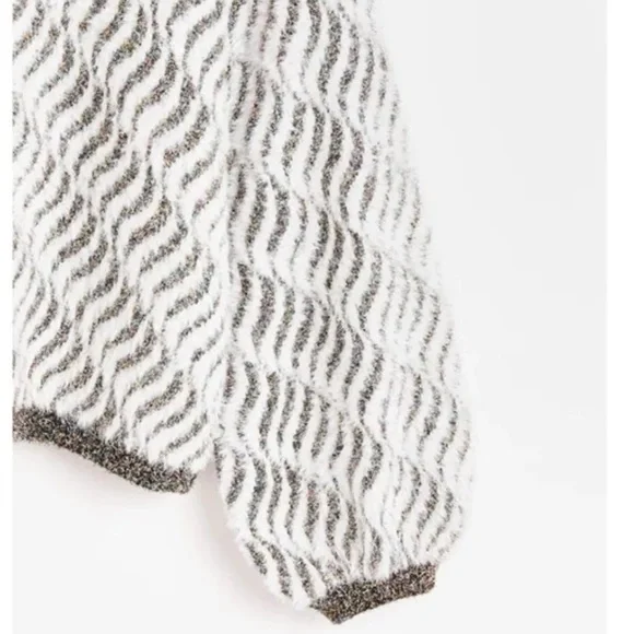 OLIVER BONAS Wavy Tinsel Metallic Knitted Jumper Sweater 
Sz US 14 or Large - Picture 7 of 12